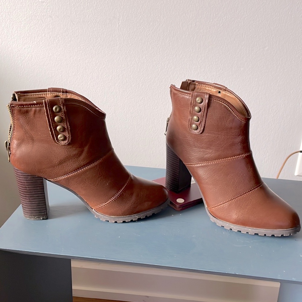 Seven 7 size 9 leather ankle boots - worn once